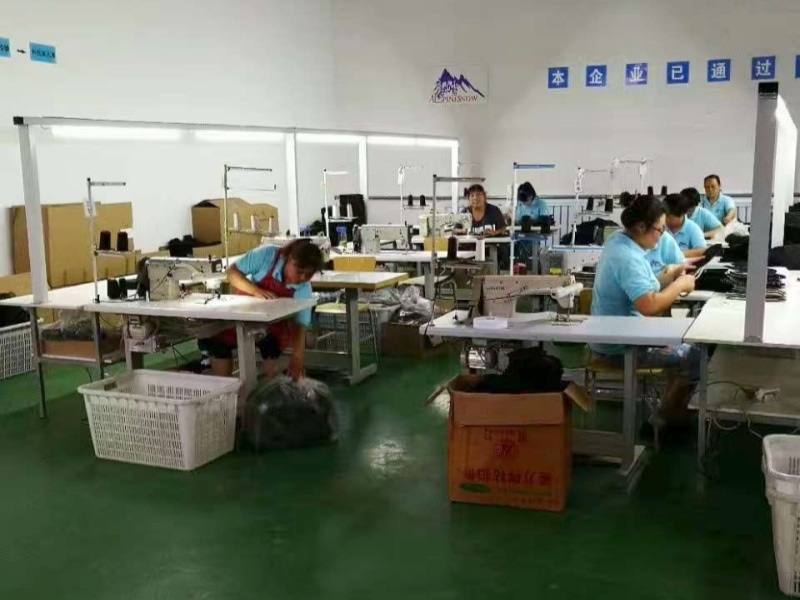 Hebei Zhaoyang Medical Instrument Co., Ltd. üreticinin üretim hattı